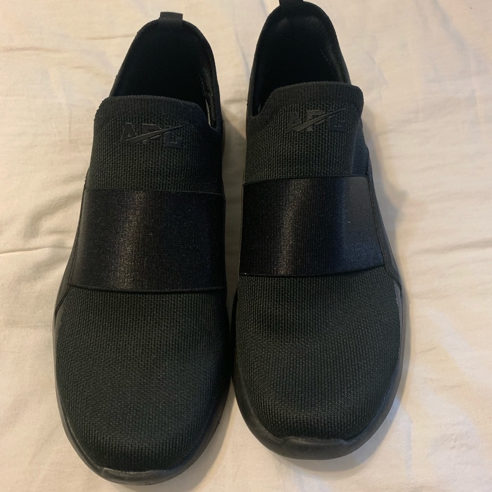 EUC - APL Techloom Bliss Waterproof Sneakers
